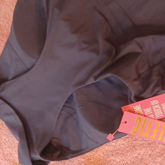 Lilly Pulitzer Top - Lakelynn Bra Polo Top True Navy NWT Size Small - Picture 15 of 15